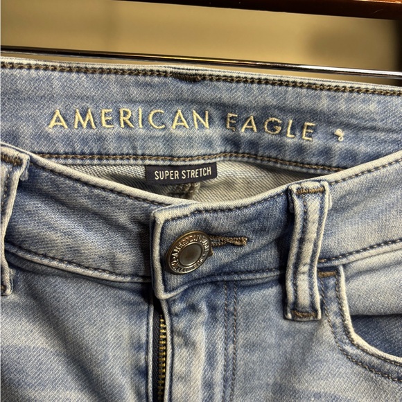 American Eagle Outfitters Women's Light Wash Skinny Jeans - Picture 2 of 4